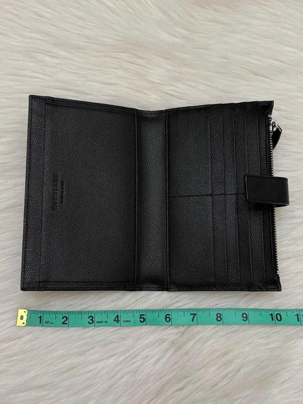 EVERLANE - BLACK TEXTURED PEBBLED LEATHER TRAVELER BIFOLD WALLET